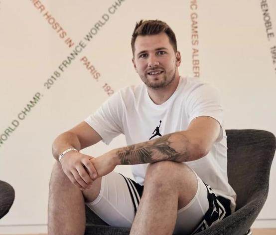 九游体育娱乐-东契奇敦促独行侠补强 认为冠军重要性远超MVP