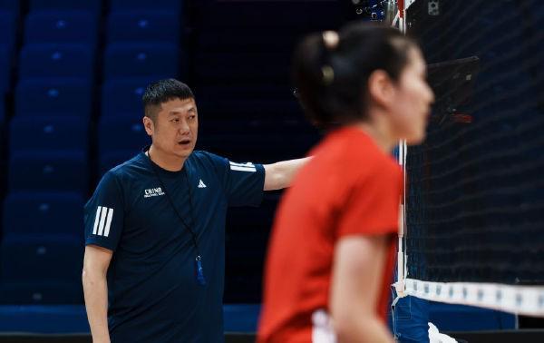 九游体育娱乐-历史首败捷克，女排教练赵勇：年轻选手欠缺大赛硬仗历练